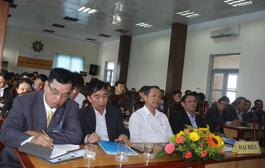 Các đại biểu tham dự hội nghị