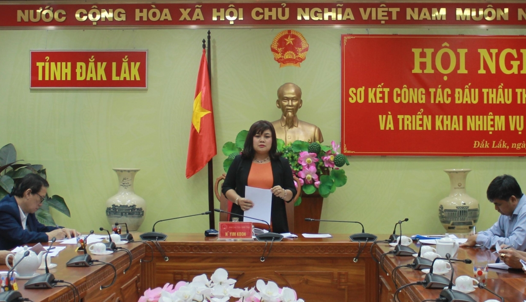Phó Chũ tịch UBND tỉnh H'Yim Kđoh phát biểu tại Hội nghị.