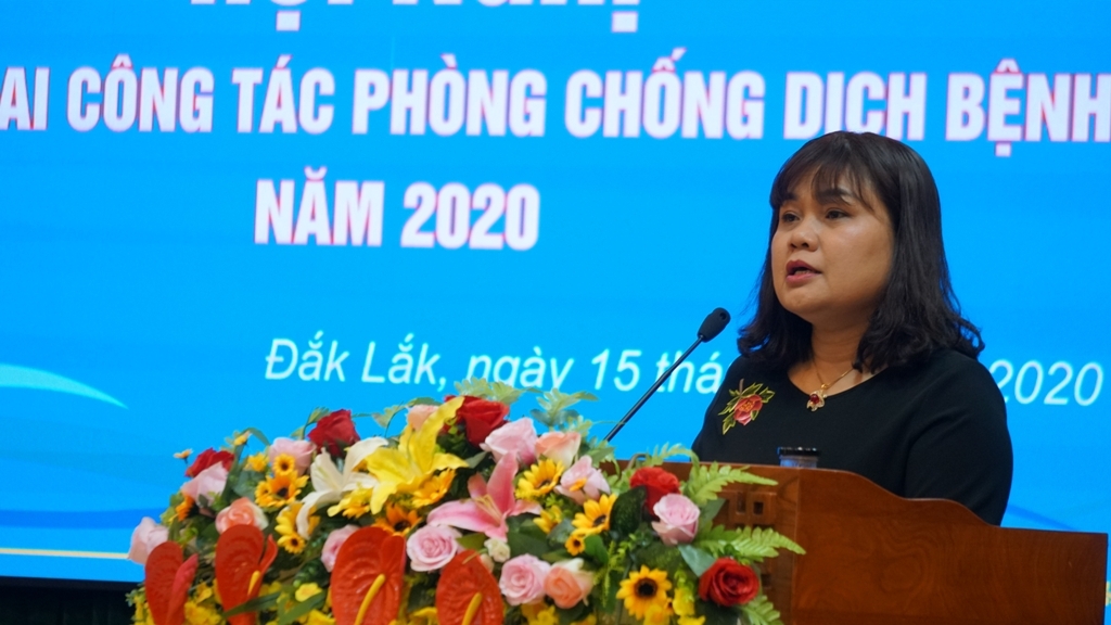 Phó Chủ tịch UBND tỉnh H'Yim Kđoh phát biểu tại Hội nghị. 