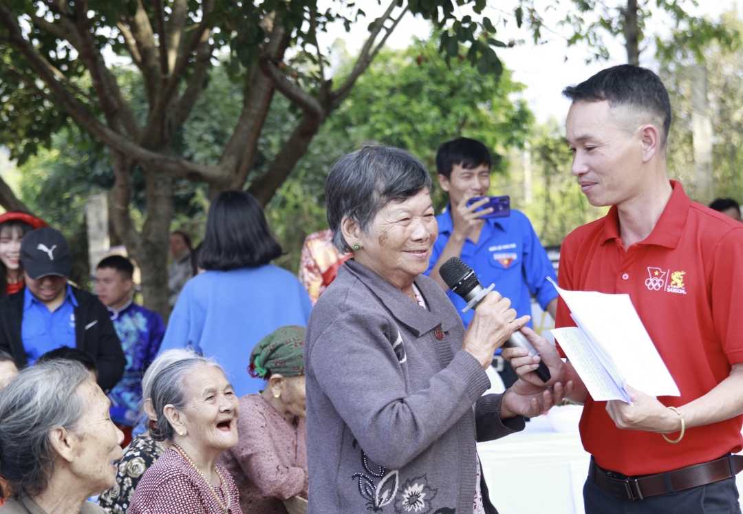 Người dân tham gia