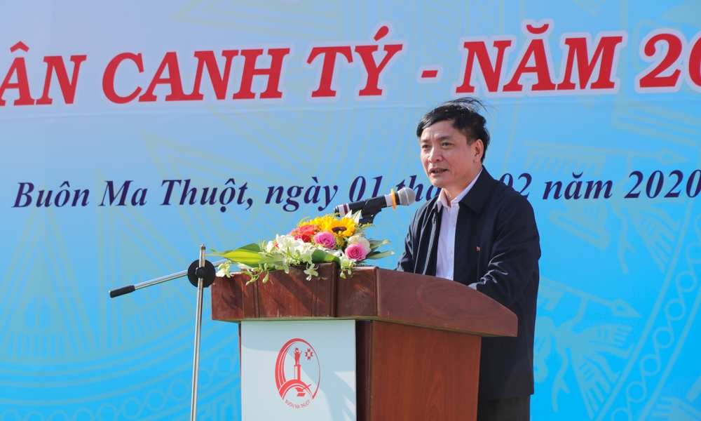 Bí thư Tỉnh ủy Bùi Văn Cường phát biểu tại lễ phát động. Ảnh: Hoàng Gia