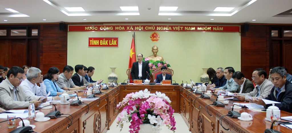 Chủ tịch UBND tỉnh Phạm Ngọc Nghị kết luận tại Hội nghị. 