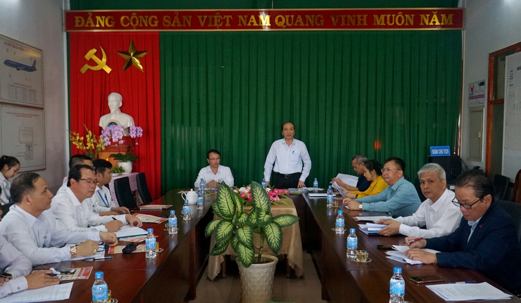 Chủ tịch UBND tỉnh Phạm Ngọc Nghị là việc với Cảng hàng không Buôn Ma Thuột. 