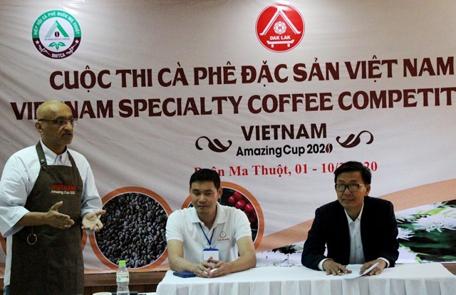 Tiến sĩ Manuel Diaz thông tin về tình hình phát triển cà phê đặc sản trên thế giới