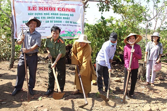  Khởi công xây dựng căn nhà tặng em Triệu Mùi Nhất