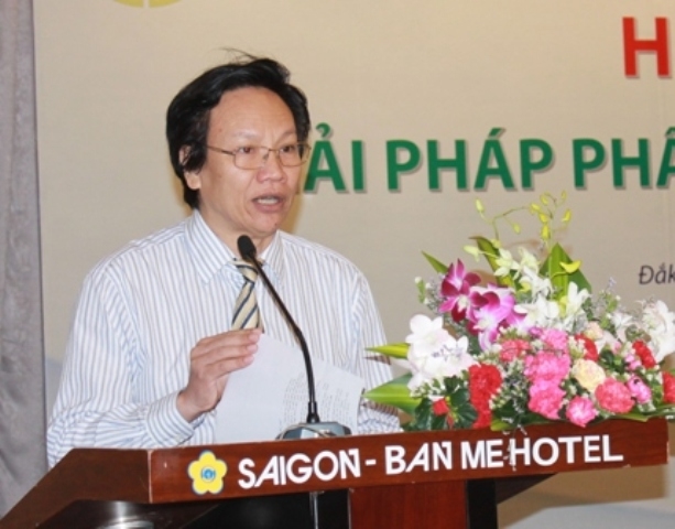 Nguyên Giám đốc Sở Y tế Doãn Hữu Long đã bị bắt tạm giam vào chiều 27-4.