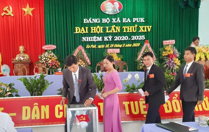 Đại hội tiến hành bỏ phiếu kín bầu Ban chấp hành đảng bộ xã khóa XIV, nhiệm kỳ 2020 - 2025