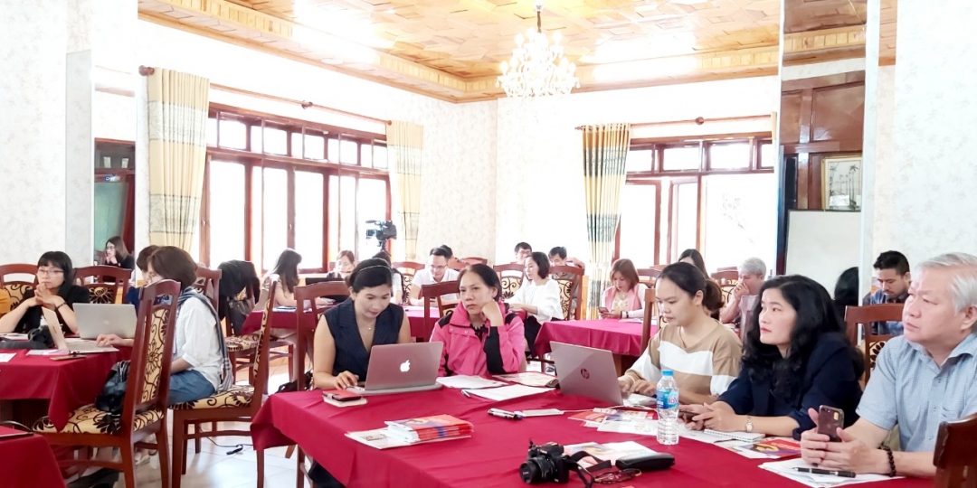 Các phóng viên tham gia tập huấn. 