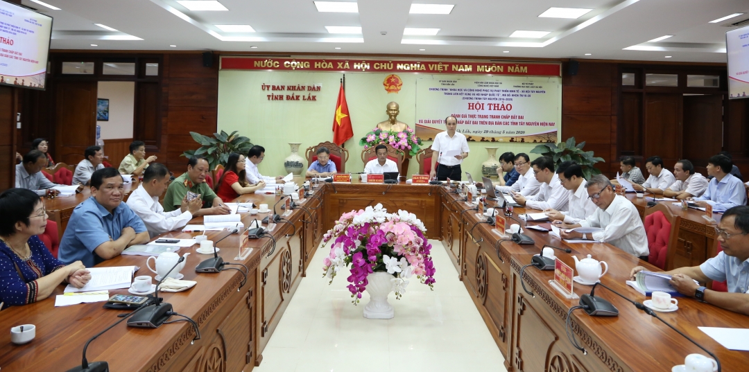Các đại biểu tham dự hội thảo
