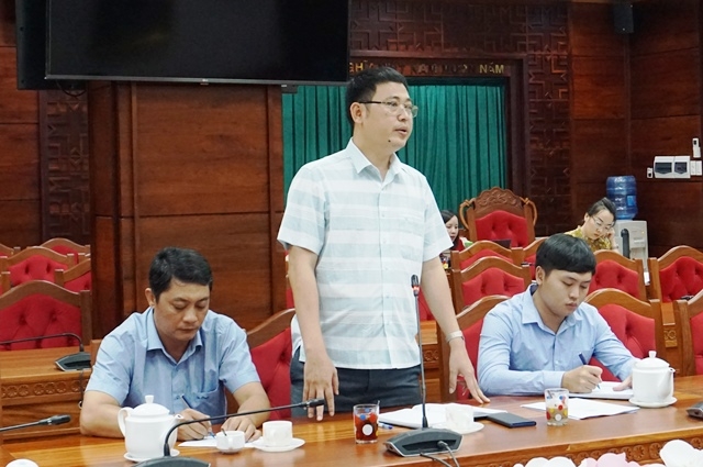 Đại diện Công ty TNHH Xuân Thiện Đắk Lắk kiến nghị tại cuộc họp.