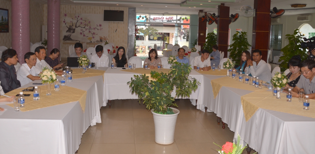 Quang cảnh buổi tọa đàm.