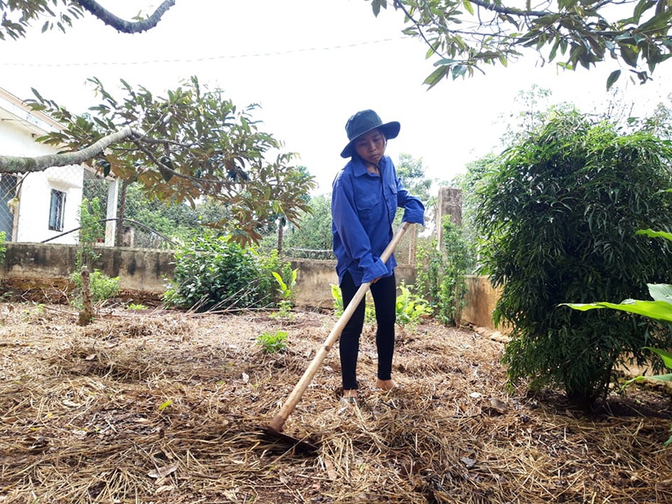Cuộc sống của gia đình chị Lê Thị Ngọc đã vơi bớt khó khăn nhờ khoản tiền hỗ trợ. 