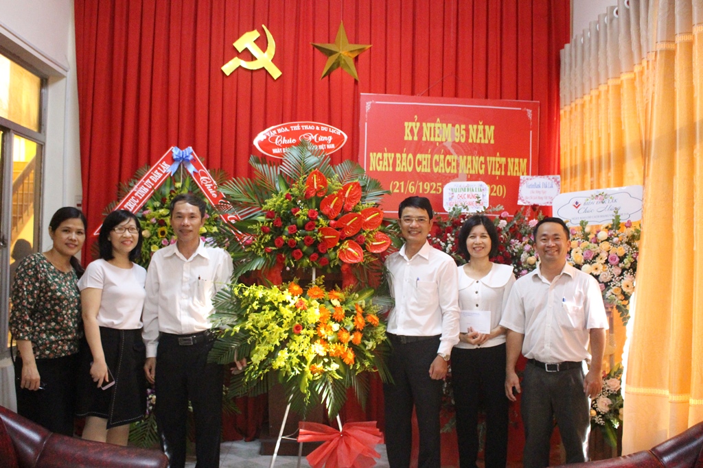 Sở Văn hóa, Thể dục và Thể thao chúc mừng Báo Đắk Lắk