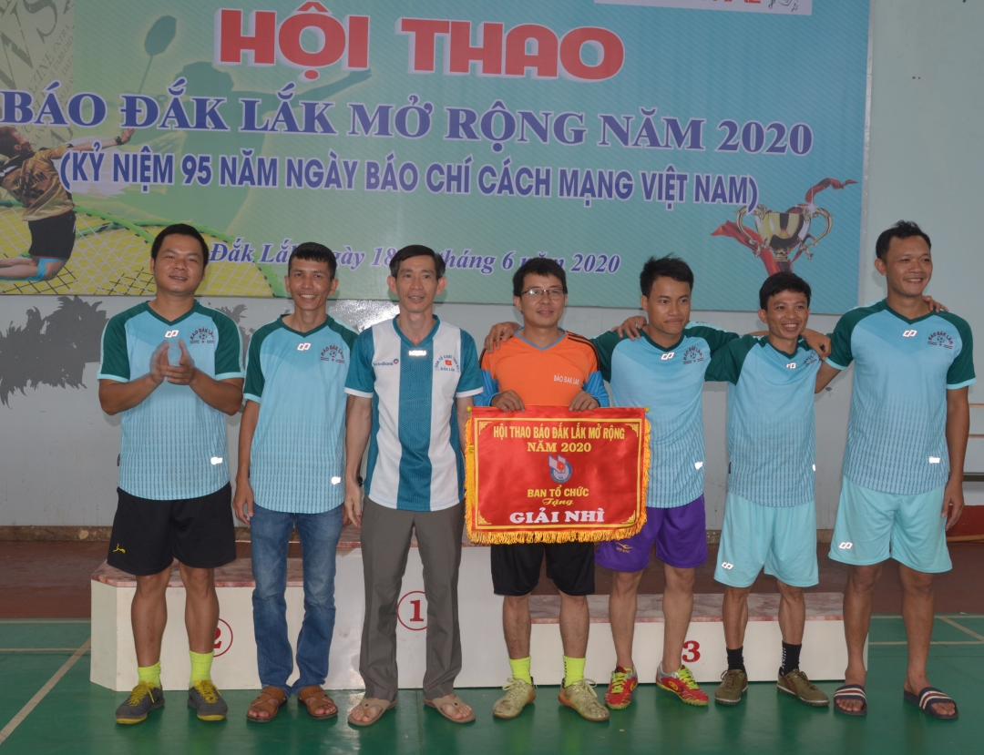 Đội bóng Báo Đắk Lắk xếp thứ Nhì môn bóng đá tại hội thao.