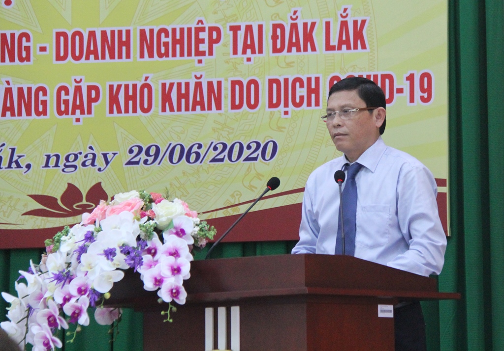 Phó Chủ tịch Thường trực UBND tỉnh Nguyễn Tuấn Hà phát biểu tại hội nghị