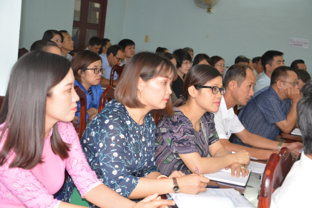 Các đại biểu dự hội nghị.