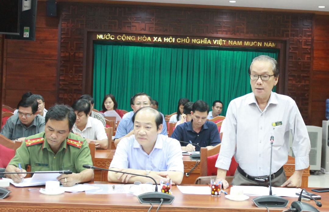 Pho1 Giám đốc Sở Y  tế Nguyễn Văn Hùng phản hồi thông tin các cơ quan báo chí nêu về việc cấp chứng chỉ hành nghề khám bệnh chữa bệnh.
