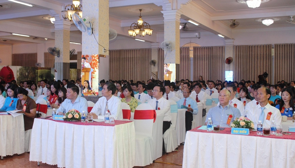Các đại biểu tham dự hội nghị