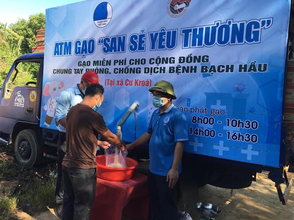 ATM gạo tái khởi động để chia sẻ khó khăn với người dân vùng dịch