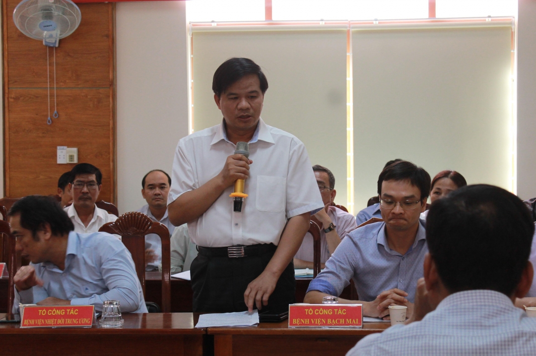 Đại diện tổ công tác Bệnh viện Bạch Mai báo cáo hoạt động hỗ trợ 