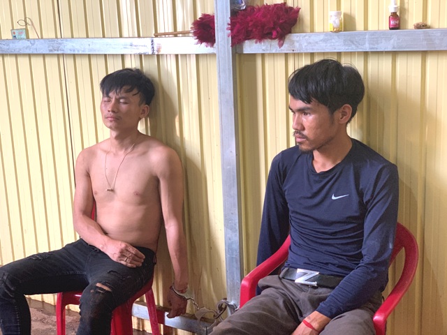 Hai đối tượng vận chuyển ma túy bị bắt giữ.