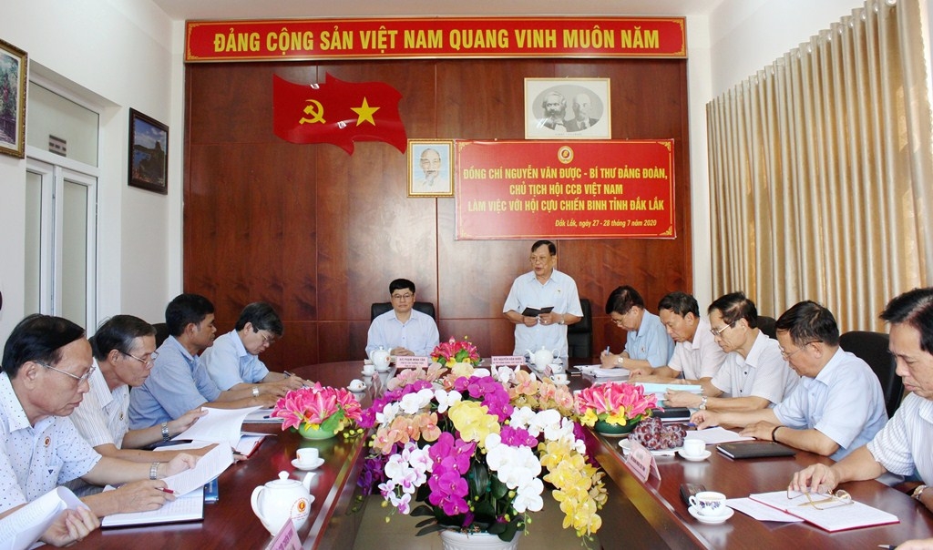 Các đại biểu tại buổi làm việc