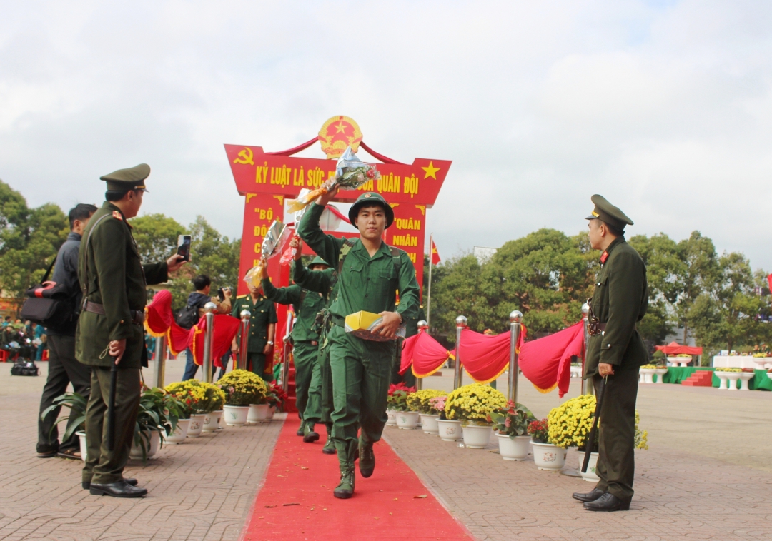 Công dân Đắk Lắk tham gia nghĩa vụ quân sự năm 2020. Ảnh minh họa