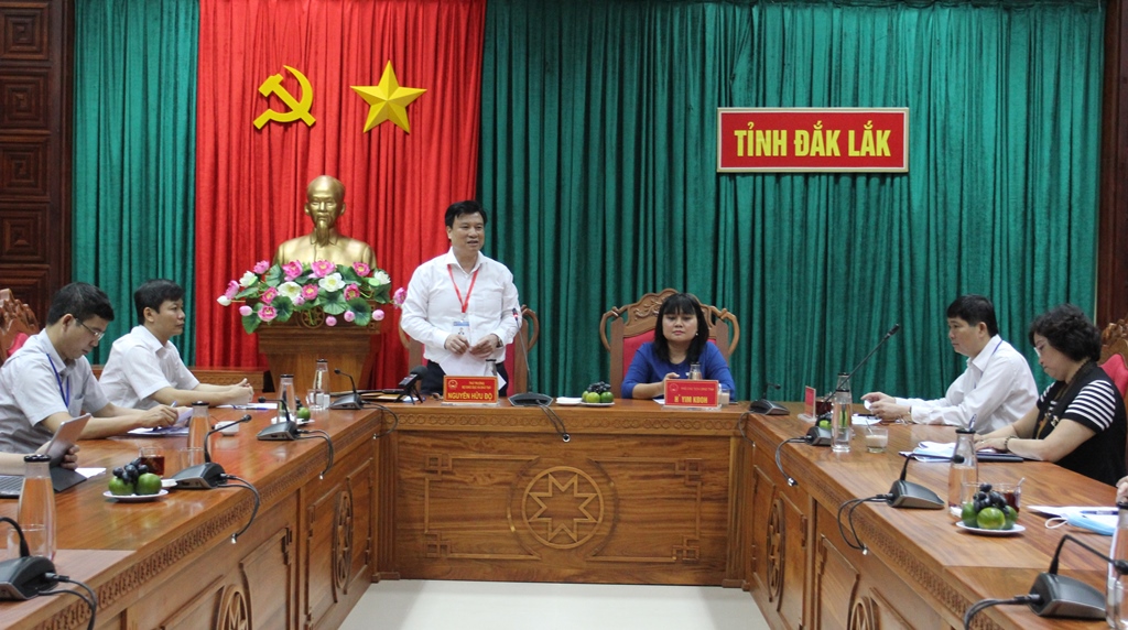Thứ trưởng Bộ GD-ĐT Nguyễn Hữu Độ làm việc với Ban Chỉ đạo Kỳ thi tốt nghiệp THPT năm 2020 tỉnh Đắk Lắk.