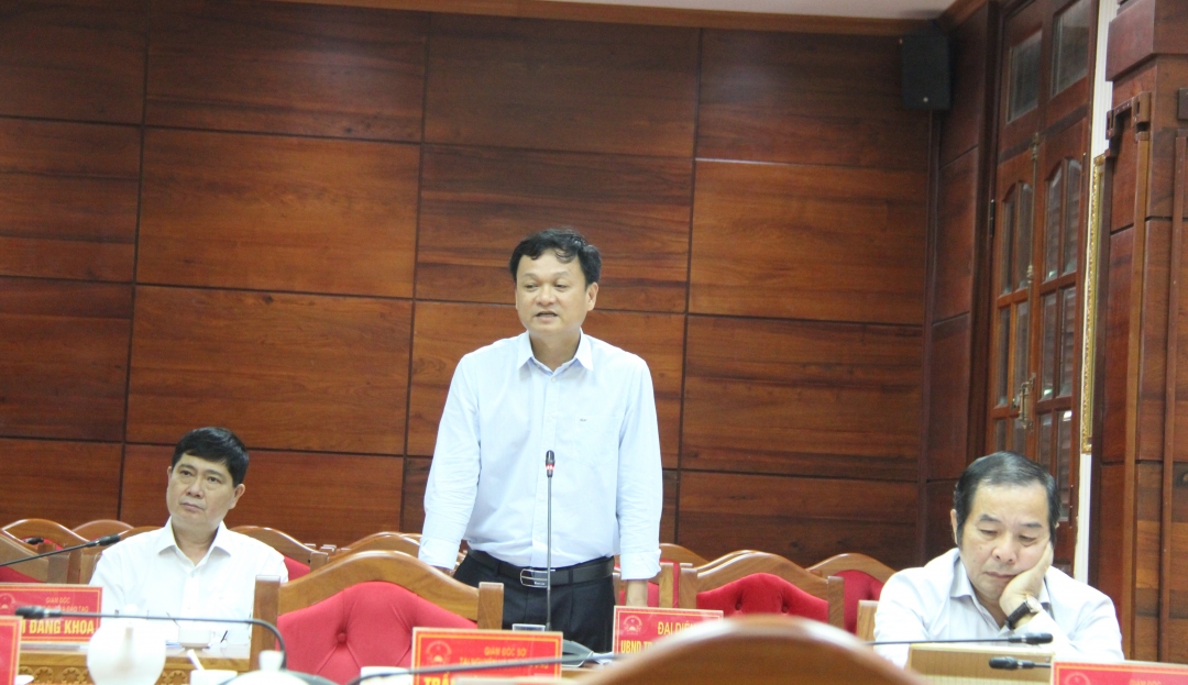 Phó Chủ tịch UBND TP. Buôn Ma Thuột Vũ Văn Hưng tham gia ý kiến tại phiên họp