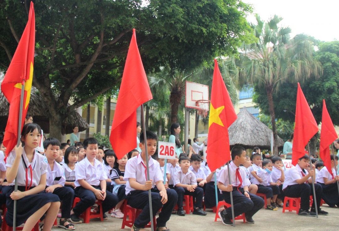 Học sinh tham dự lễ khai giảng năm học mới 2020-2021