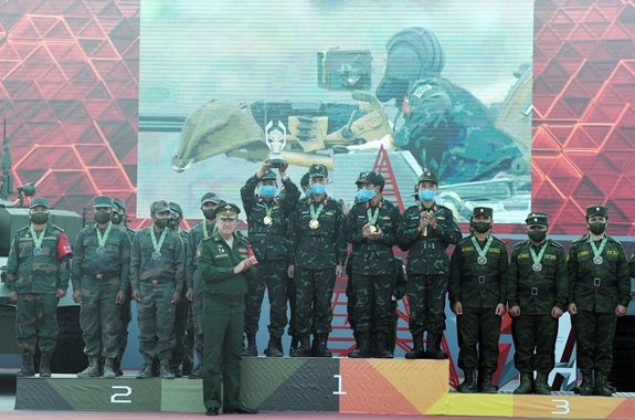 Đội tuyển Xe tăng QĐND Việt Nam nhận Huy chương Vàng tại Army Games 2020