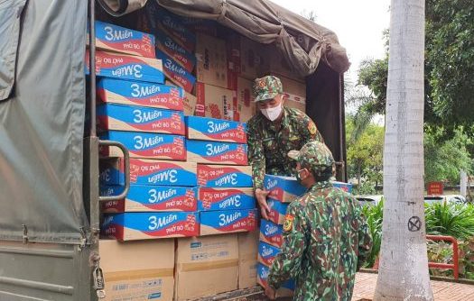 Bộ đội Biên phòng tỉnh tiếp nhận vật tư y tế, nhu yếu phẩm phòng, chống dịch covid 19 từ chương trình 