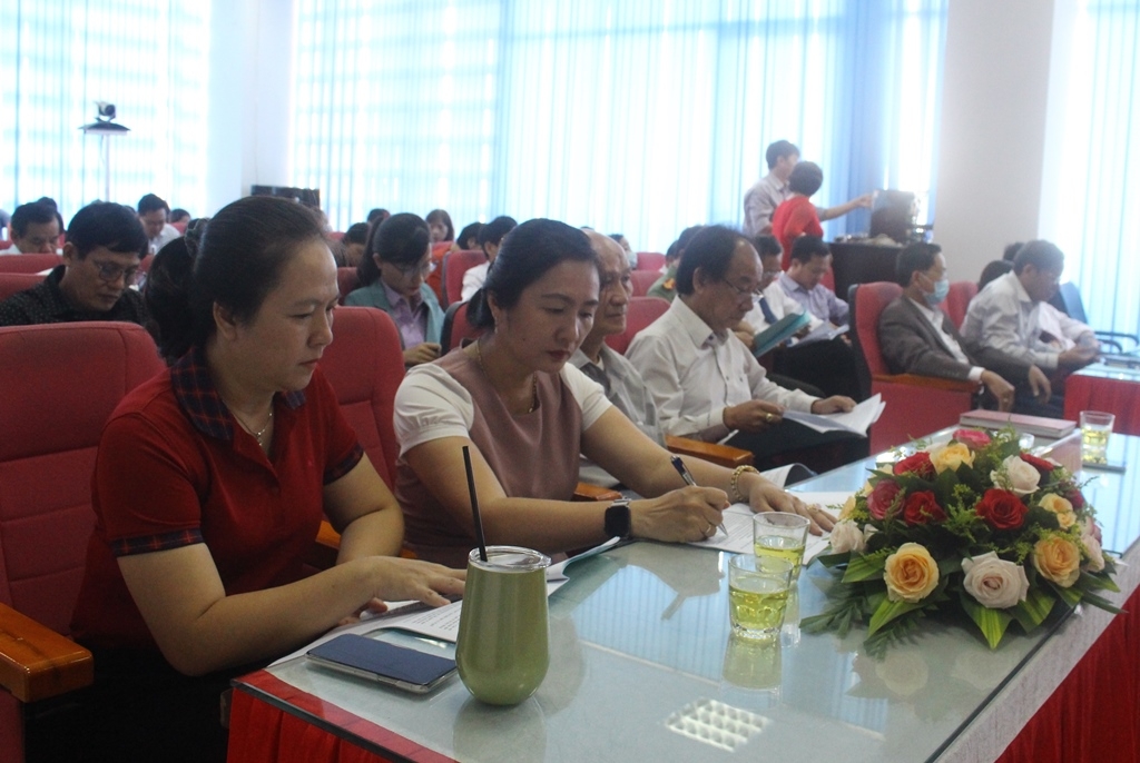 Đại biểu tham dự hội nghị.