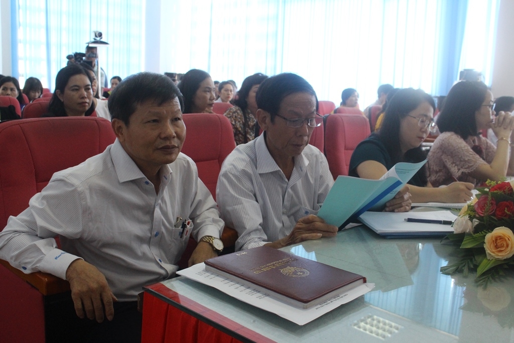Đại biểu tham dự hội nghị.