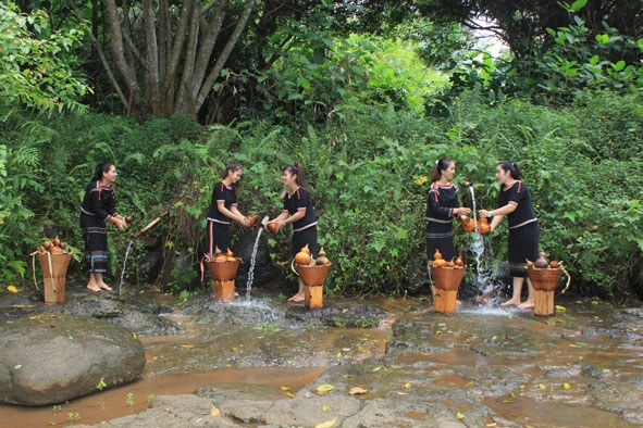 Bến nước tại Khu du lịch sinh thái văn hóa cộng đồng Ko Tam.