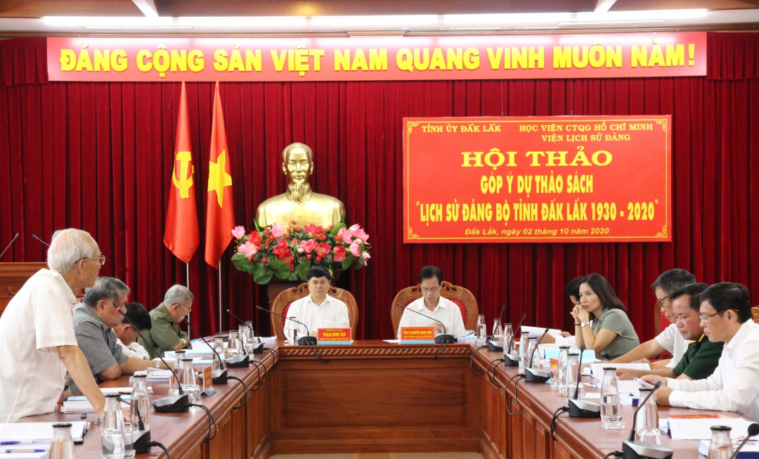 Các đại biểu tham dự hội thảo.