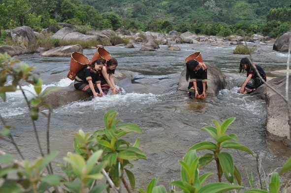 Thơ mộng suối Thanh Niên (thị trấn Krông Kmar, huyện Krông Bông). Ảnh: Hữu Phương