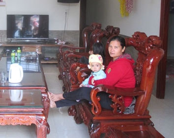 Chị H’Uôn Byă một tay gây dựng kinh tế gia đình. 