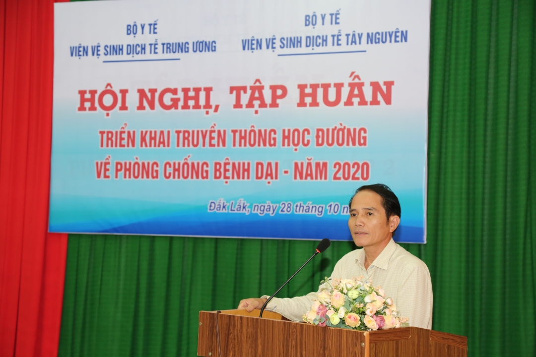 Thạc sĩ Lê Thanh Hiền, Phó Viện trưởng Viện Vệ sinh Dịch tễ Tây Nguyên phát biểu tại hội nghị
