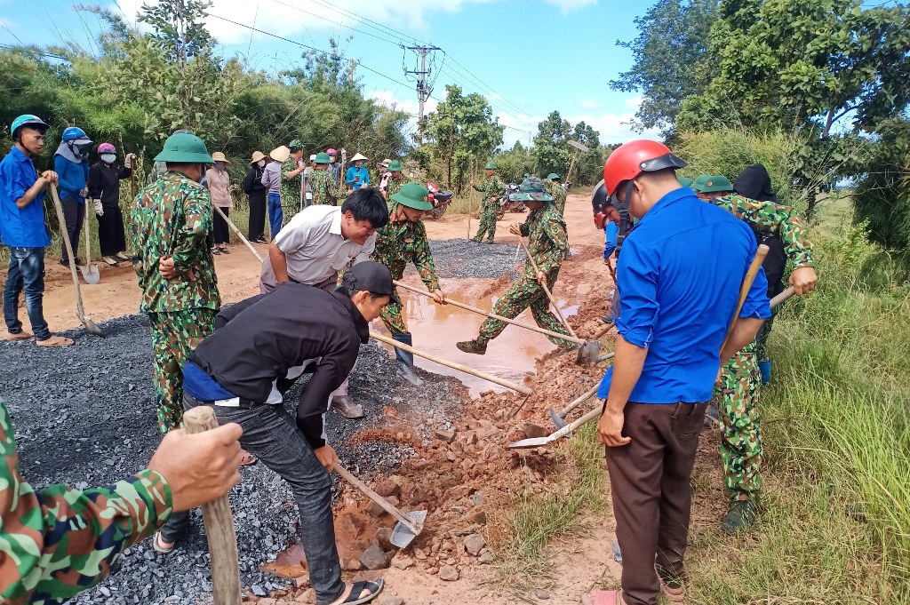 Các đơn vị tham gia khắc phục, sửa chữa đường giao thông