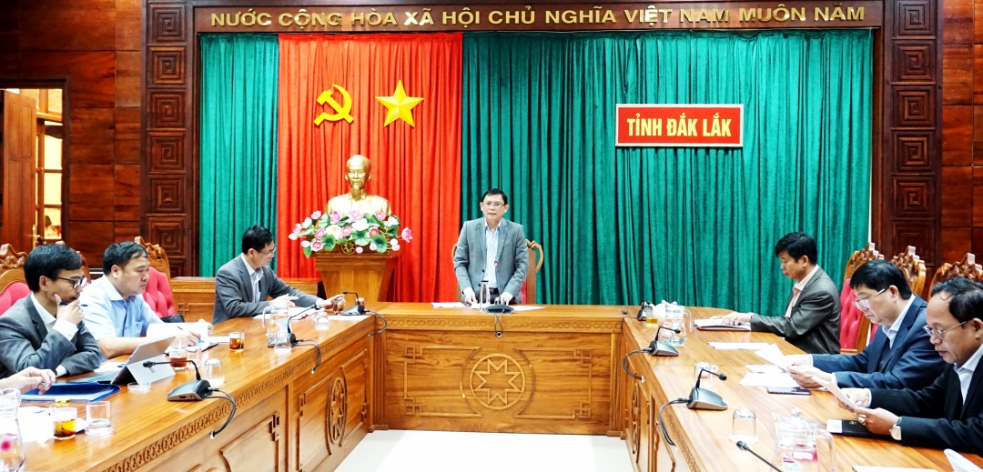 Phó Chủ tịch Thường trực UBND tỉnh Nguyễn Tuấn Hà phát biểu tại cuộc họp. 