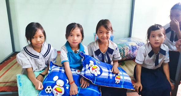 Niềm vui của học sinh Trường Tiểu học Cư M'lan được ở trong “Nhà bán trú cho em”.