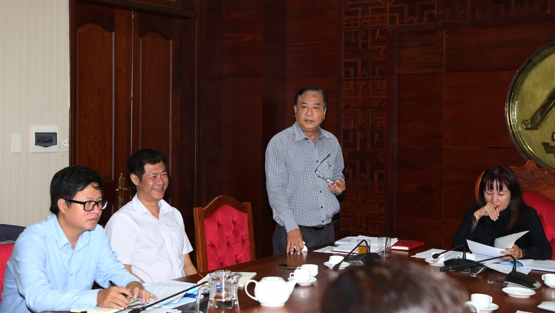 Phó Chủ tịch HĐND tỉnh Nguyễn Thanh Hiệp tham gia ý kiến tại cuộc họp. Ảnh Thế Hùng