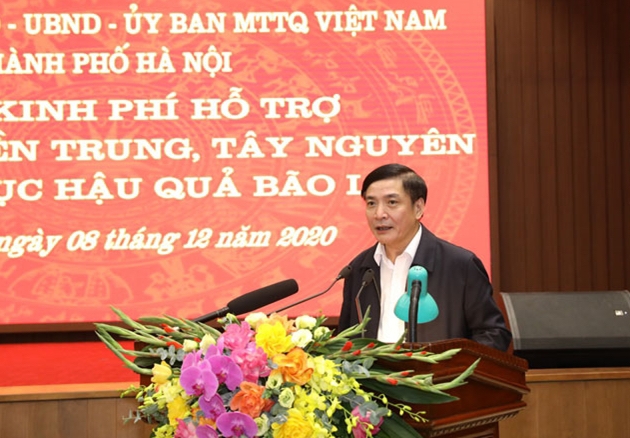 Ủy viên Trung ương Đảng, Bí thư Tỉnh ủy Bùi Văn Cường  phát biểu cảm ơn sự quan tâm của thủ đô Hà Nội 