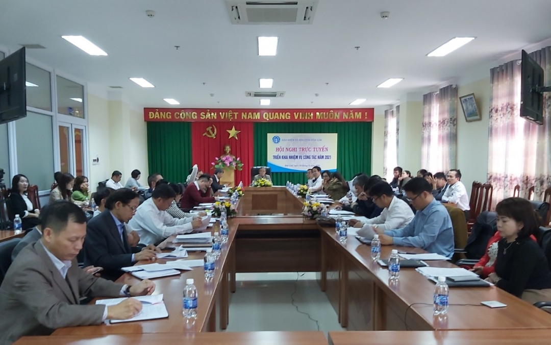 Các đại biểu tham dự Hội nghị tại điểm cầu BHXH tỉnh Đắk Lắk. 