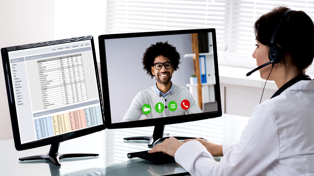 Khám bệnh từ xa qua Telemedicine.