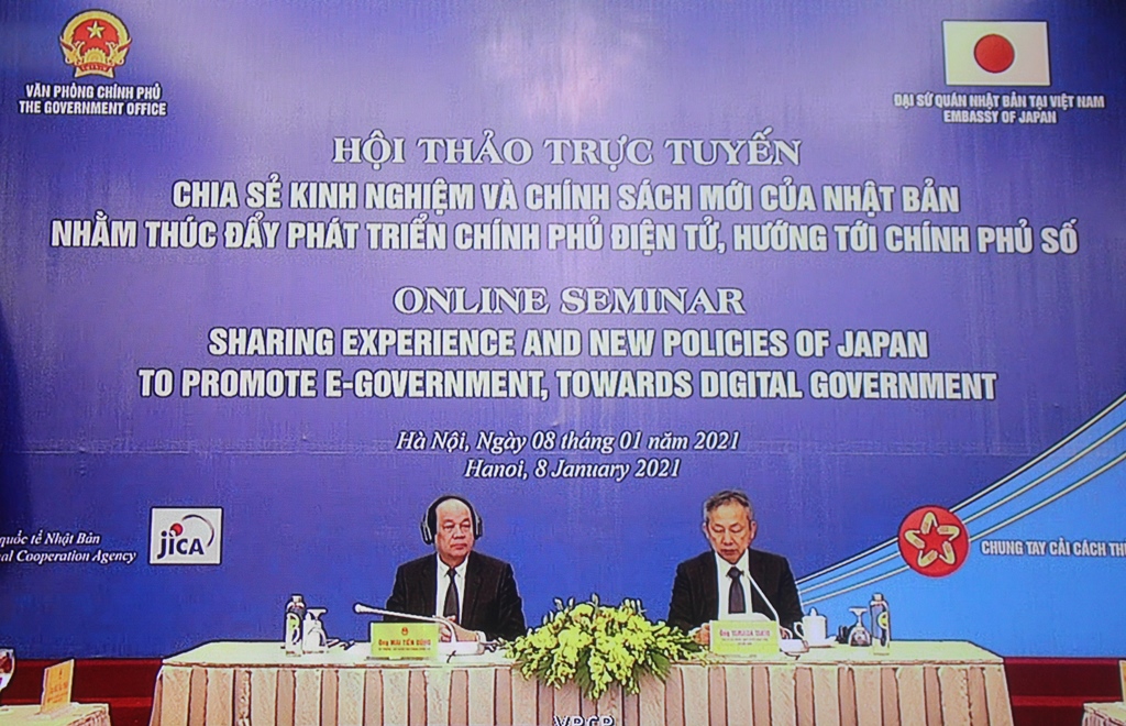Bộ trưởng, Chủ nhiệm Văn phòng Chính phủ Mai Tiến Dũng và Đại sứ đặc mệnh toàn quyền Nhật Bản tại Việt Nam Yamada Takio đồng chủ trì hội thảo. (Ảnh chụp qua màn hình)