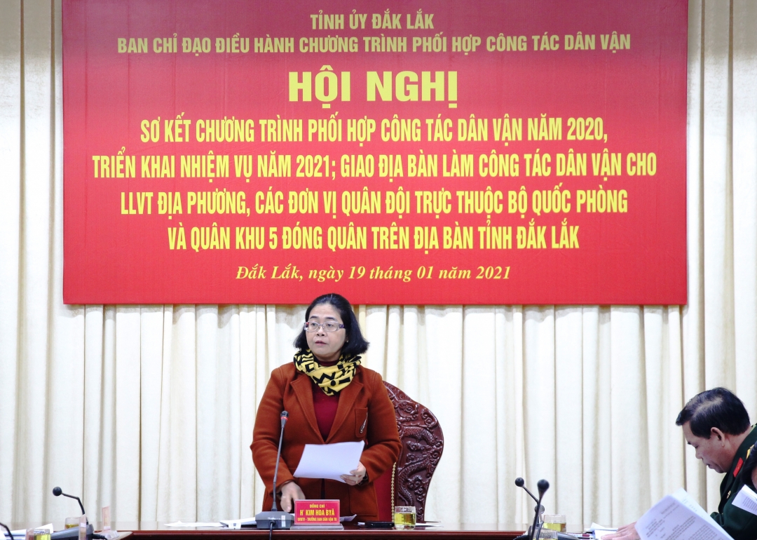 Đồng chí H'Kim Hoa Byă phát biểu kết luận hội nghị