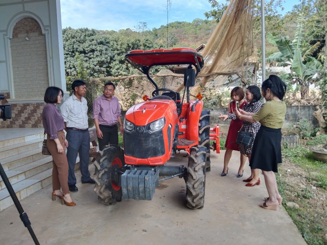 Máy làm đất được hỗ trợ cho Hợp tác xã sản xuất và dịch vụ nông ngư nghiệp Thái Hải  