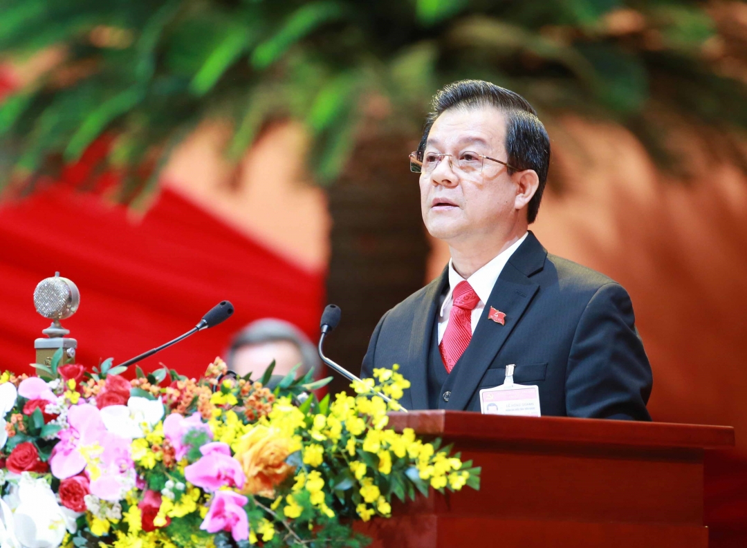 Lê Hồng Quang, Bí thư Đảng uỷ, Phó Bí thư Ban cán sự đảng, Phó Chánh án thường trực Tòa án nhân dân tối cao trình bày tham luận.